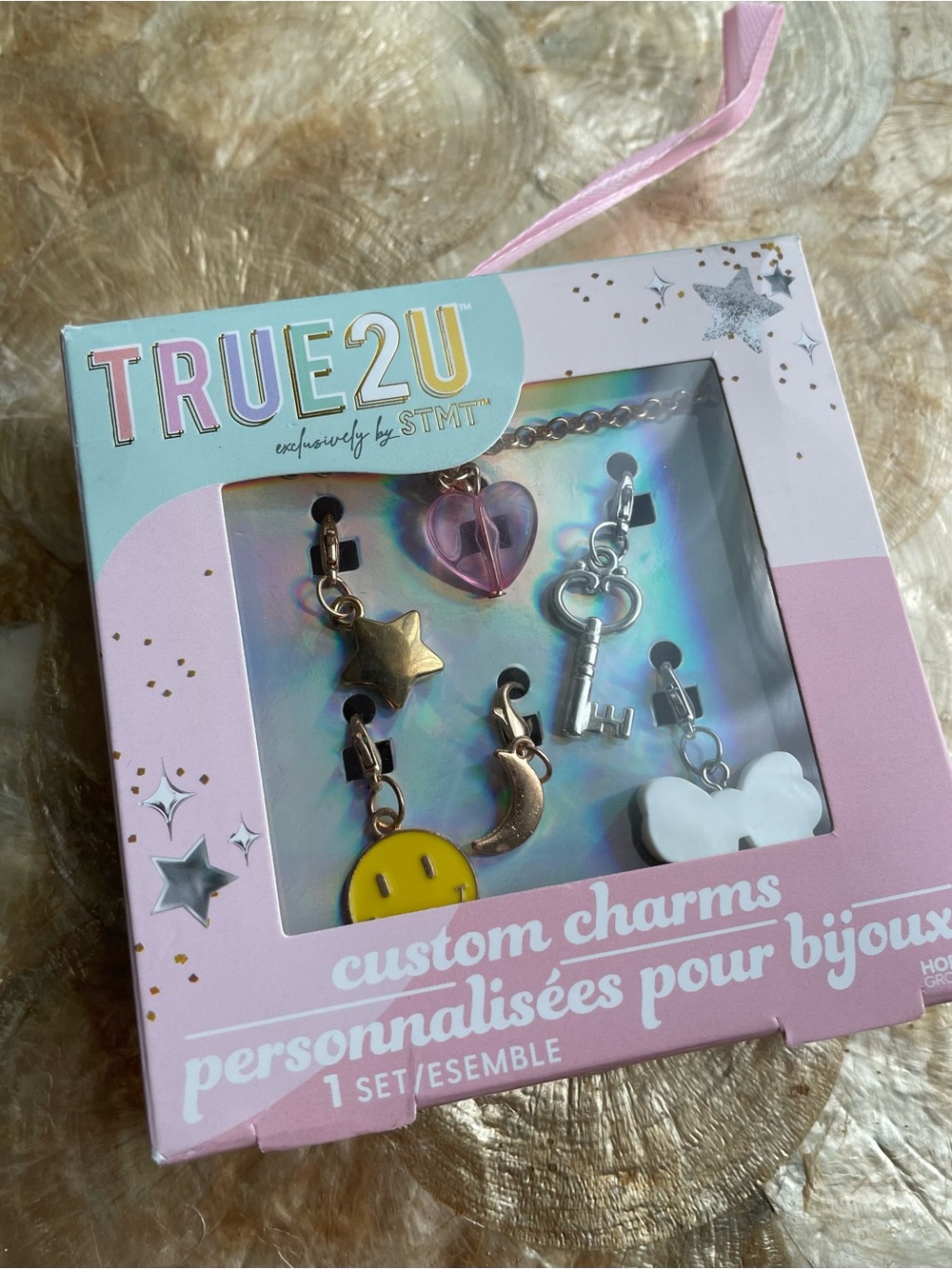 NIB——TRUE2U Custom Charms Necklace  w/ 6 charms